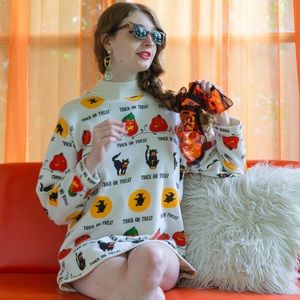Spooky Vintage Halloween Sweatshirt, Size Medium